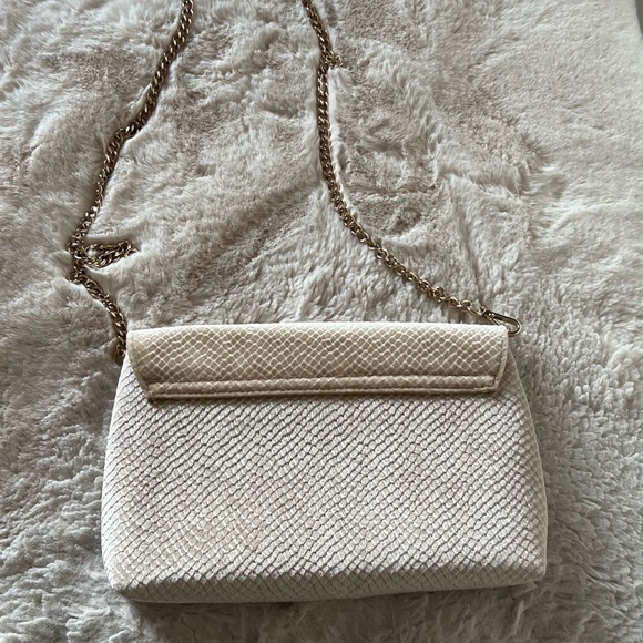 Versace for H&M Cream Shoulder Bag with Gold Chain - Picture 2 of 3